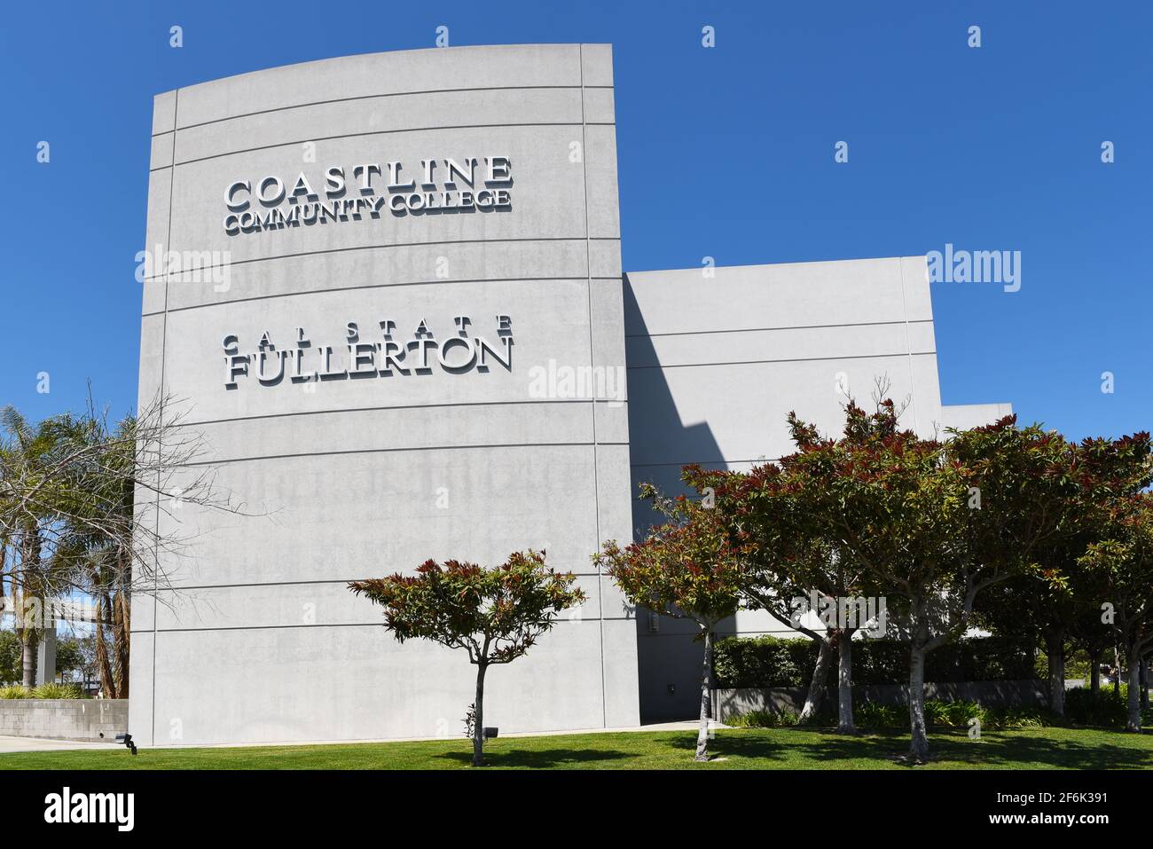 GARDEN GROVE, CALIFORNIA - 31 MAR 2021: Coastline Community College fa parte del sistema California Community College. Foto Stock