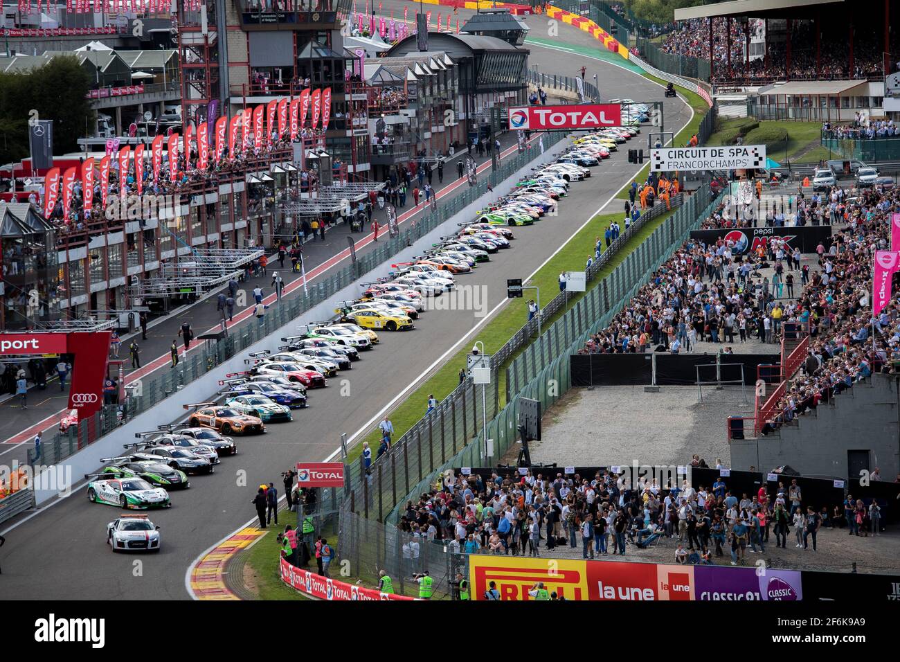 Ambiance Pré Grille parte, durante il campionato 2017 Blancpain Endurance Series 24 ore di Spa, dal 28 al 30 luglio, Spa Francorchamps, Belgio - Foto Marc de Mattia / DPPI Foto Stock