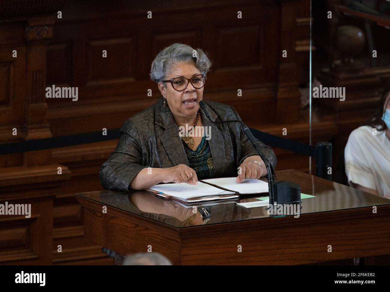 Austin, TX USA 31 marzo 2021: La Rep. Di Stato Senfrontia Thompson, D-Houston, nel reparto della Camera dei rappresentanti del Texas durante le letture di legge di routine alla 87a sessione legislativa del Texas. ©Bob Daemmrich Foto Stock