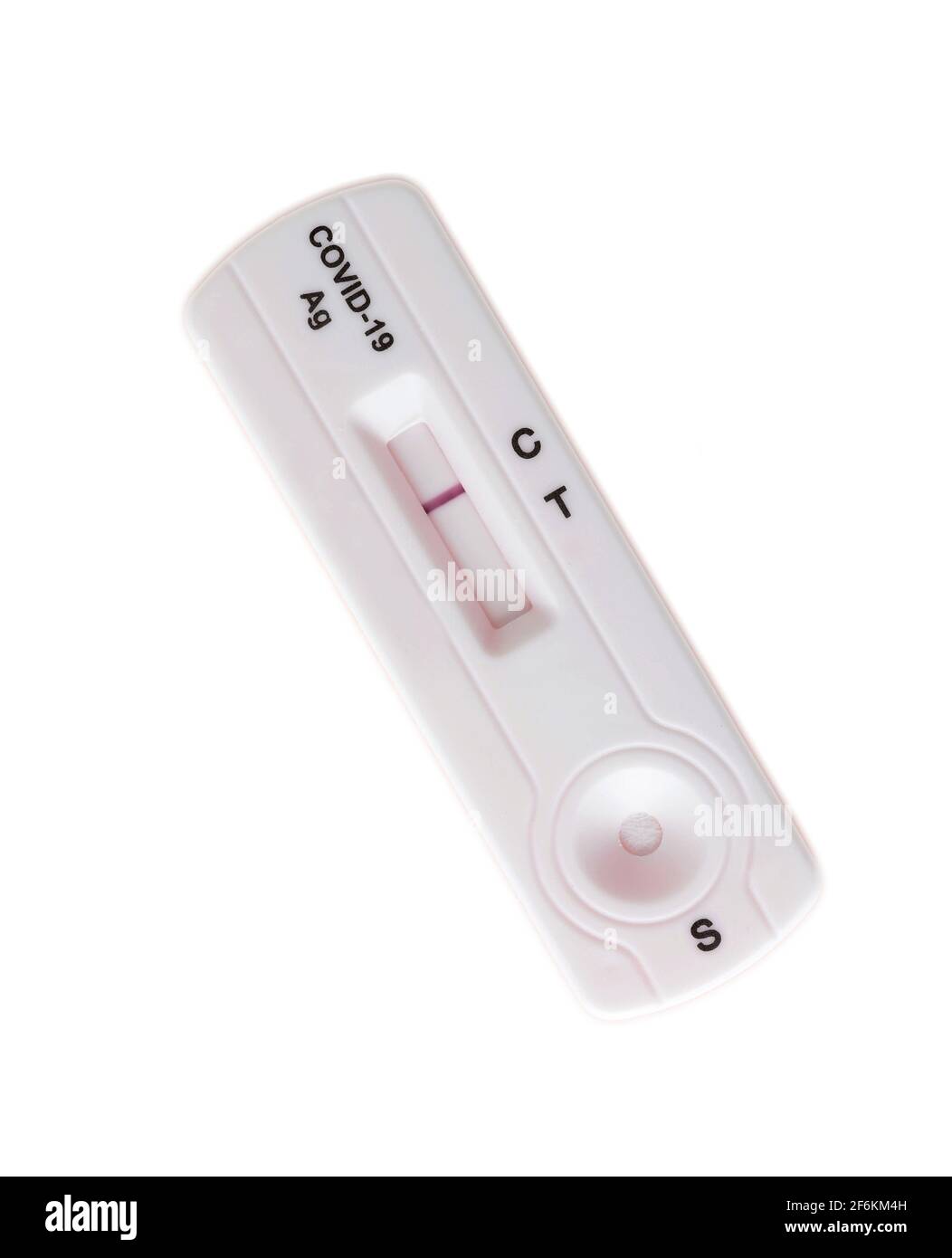 Test antigene domestico per la cattura di anticorpi COVID-19 isolati su sfondo bianco. Mostra un risultato negativo. Foto Stock