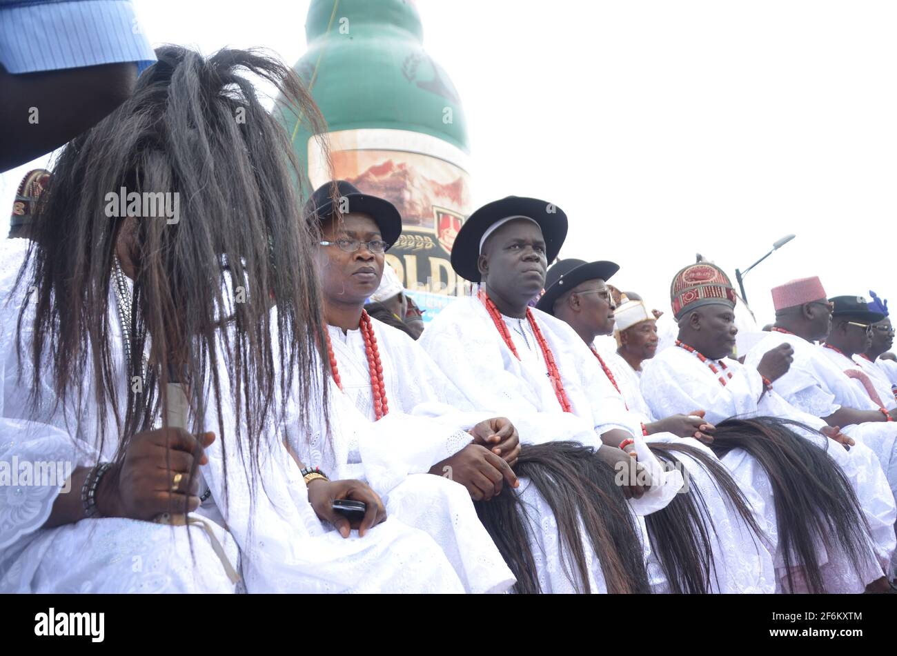 Ooni dei capi di Ife (Sooko) nel loro costume tradizionale durante il Festival di Olojo, Osun state, Nigeria. Foto Stock