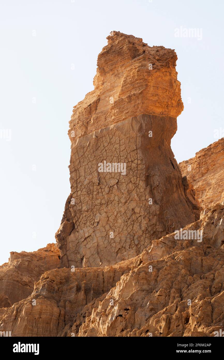 Israele, Monte Sodoma, moglie di Lot, pilastro del sale, il Libro della Genesi descrive come lei divenne una colonna di sale dopo che lei guardò indietro Sodoma. Foto Stock