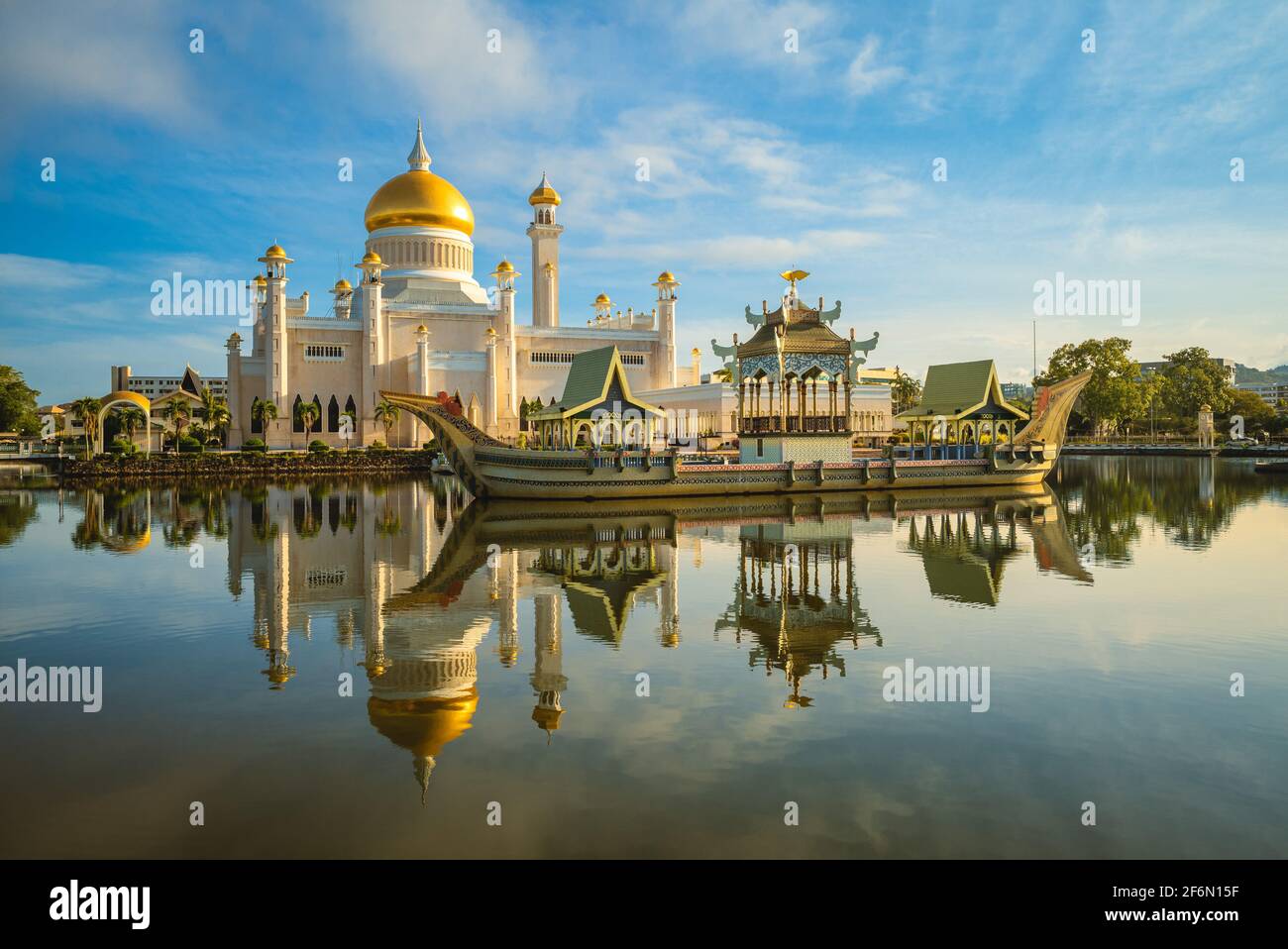 Moschea Omar Ali Saifuddien a Bandar seri Begawan, brunei darussalam Foto Stock