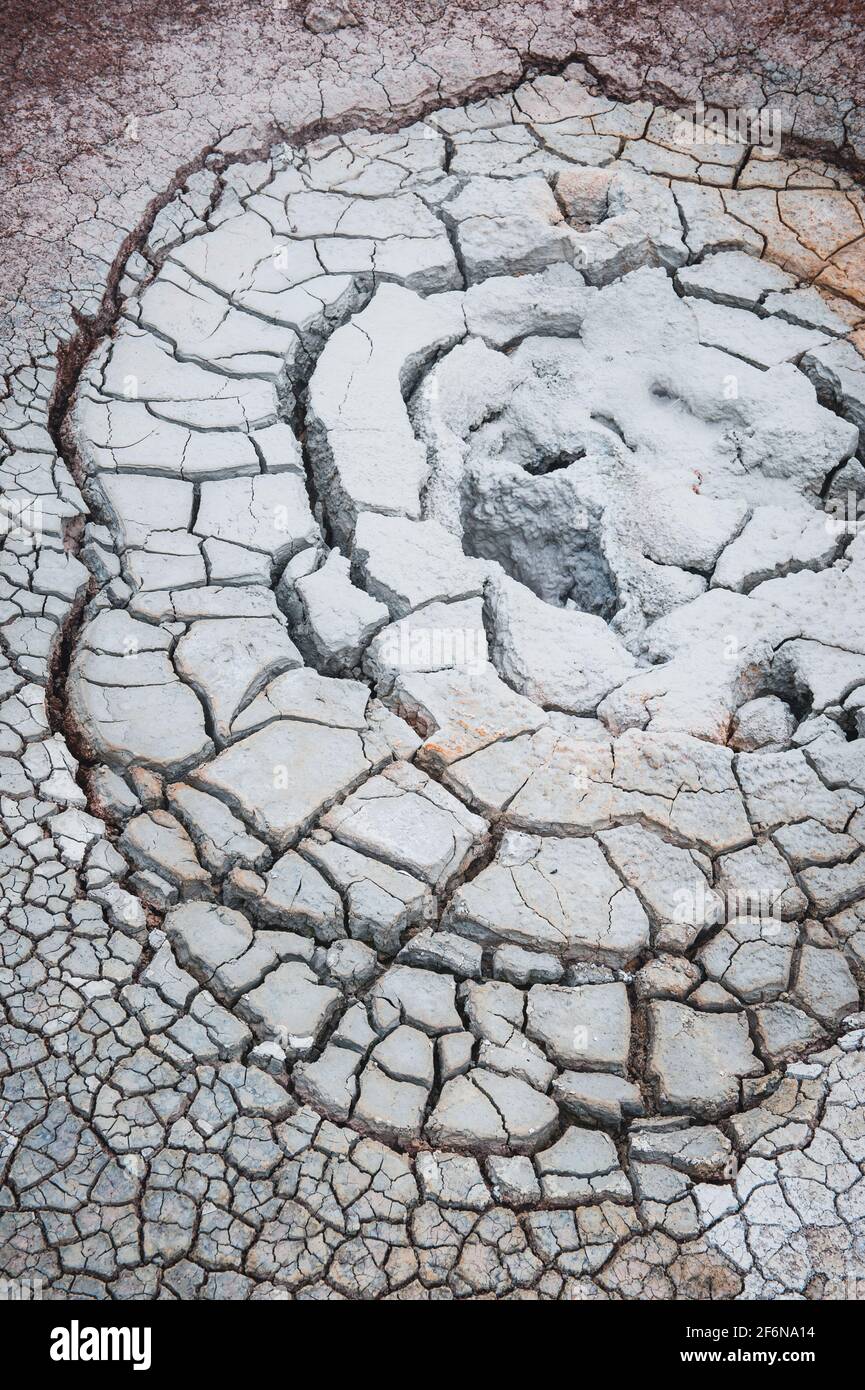 Vasi di fango su un'area termale islandese Foto Stock