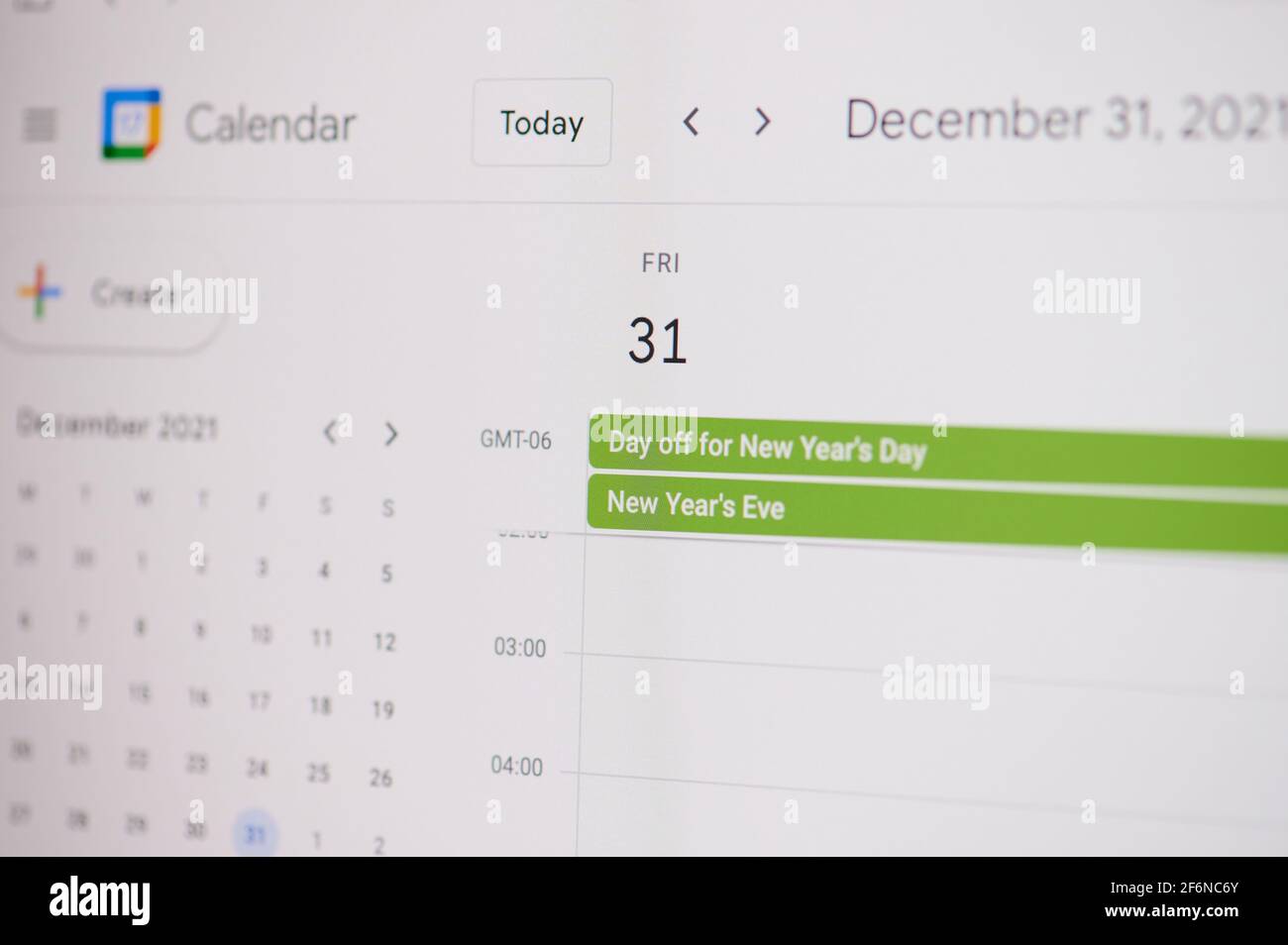 New york, USA - 17 febbraio 2021: 31 Capodanno 31 dicembre su google calendario su schermo del portatile vista ravvicinata. Foto Stock