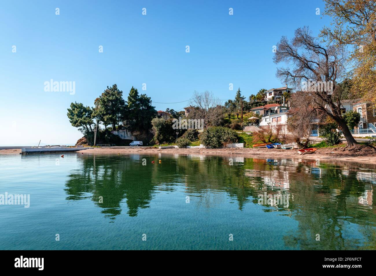 Vista di Afissos, un villaggio tradizionale sulle pendici del Monte Pelion, Tessaglia, Grecia. Foto Stock