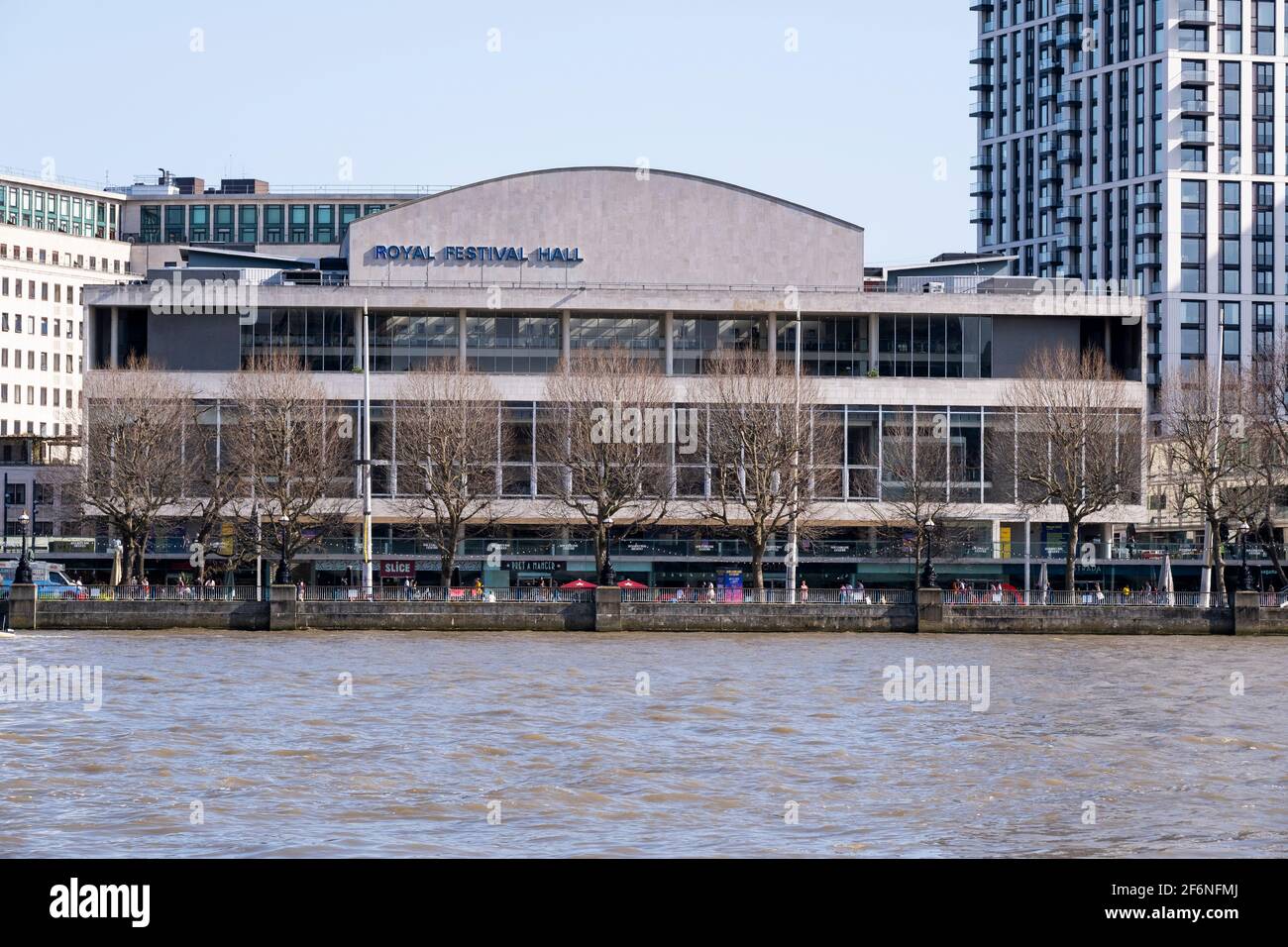 Royal Festival Hall, South Bank di Londra, Inghilterra Foto Stock