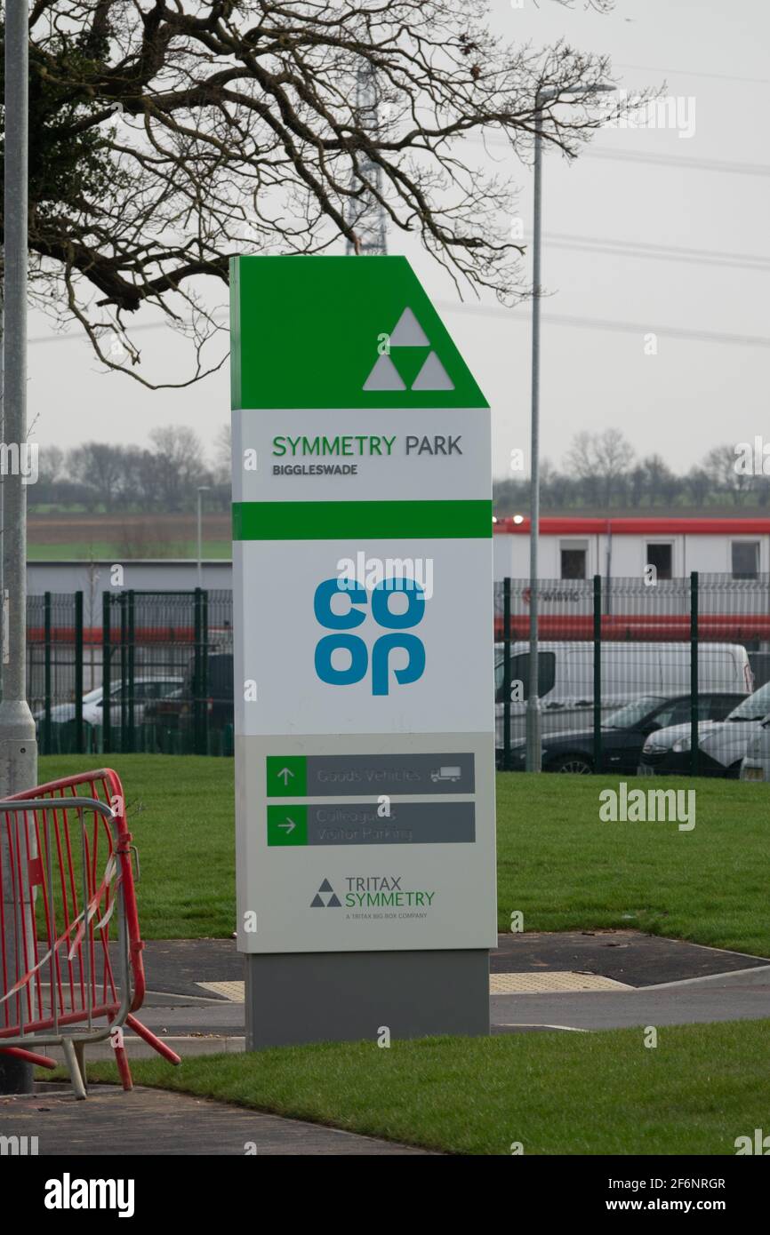 Il nuovo deposito di distribuzione della rete logistica Co-op di 660,000 piedi quadrati, Symmetry Park, Biggleswade, SG18 8YY, UK Foto Stock