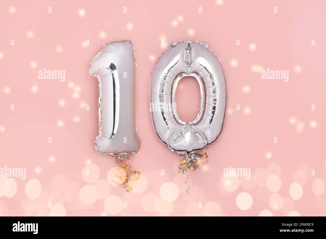 Palloncini con numero d'argento 10 Foto Stock