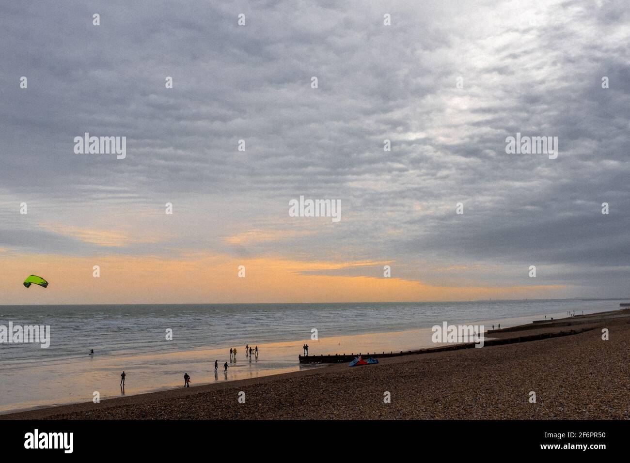 Brighton Beach Sunset - Brighton & Hove, East Sussex, Regno Unito Foto Stock