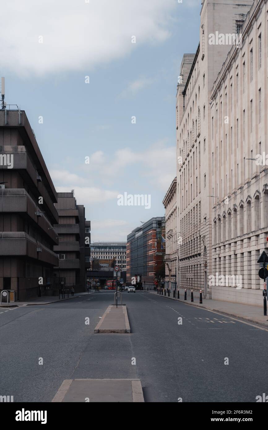 Londra, UK - Aprile 2021 : Città di Londra con strade tranquille durante il terzo blocco nazionale Foto Stock