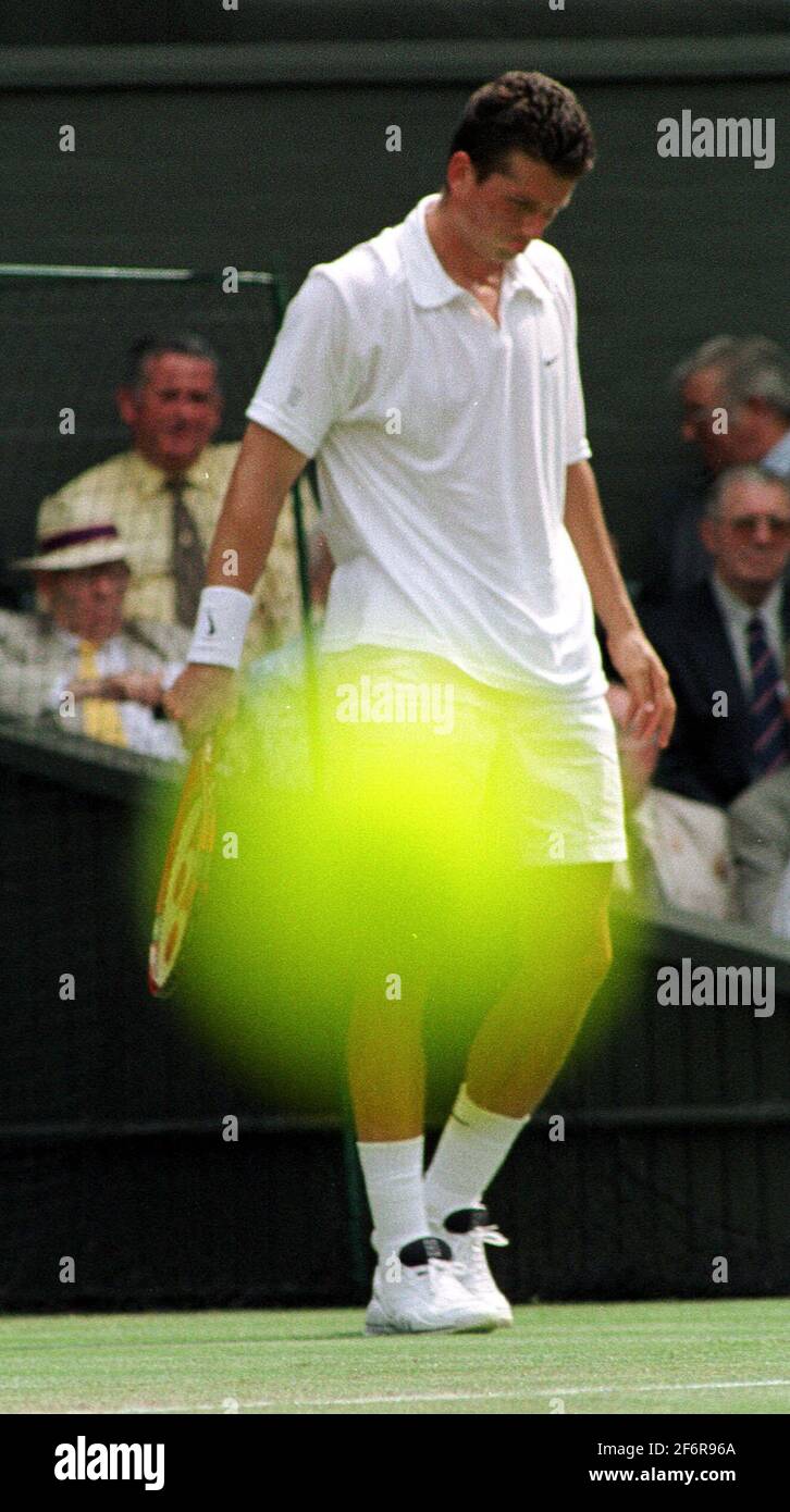 RICHARD KRAJICEK IL 3° GIORNO A WIMBLEDON DURANTE LA SUA PARTITA CON WAYNE FERREIRA. Foto Stock