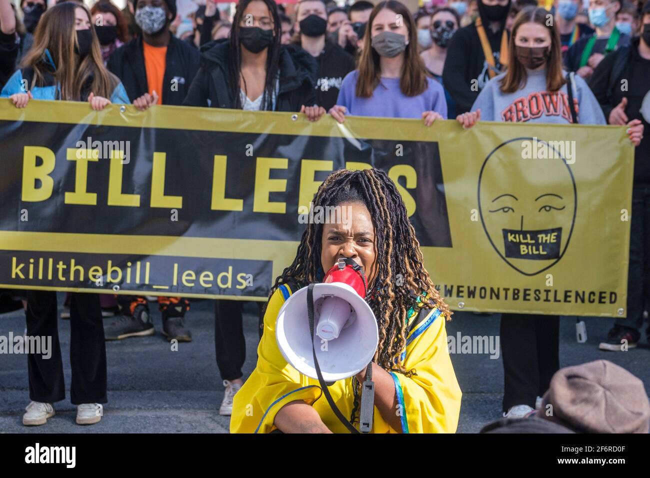 Londra, Regno Unito. 2 Aprile 2021. Manifestanti alla protesta ‘Kill the Bill’ contro la polizia, il crimine, le sentenze e i tribunali Bill, a Leeds, nel nord dell’Inghilterra, venerdì 2 aprile 2021. Credit: Mark Harvey/Alamy Live News Foto Stock