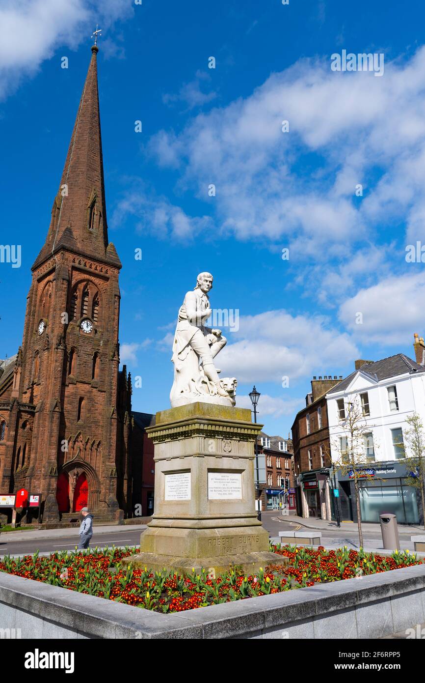 Vista della statua di Robert Burns nella città di Dumfries a Dumfries e Galloway, Scozia, Regno Unito Foto Stock
