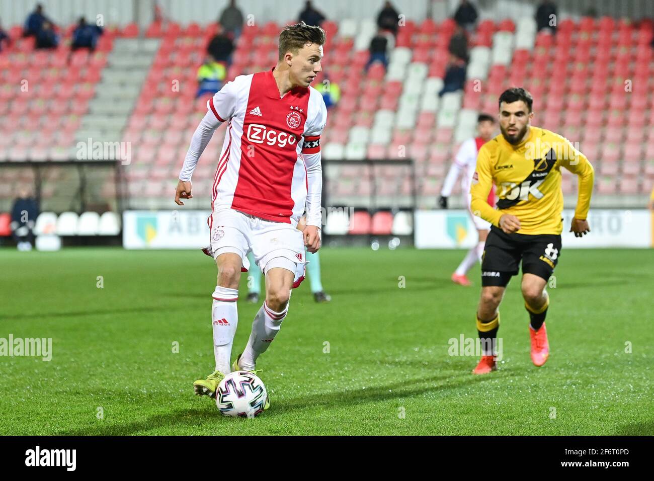 AMSTERDAM, PAESI BASSI - 2 APRILE: Youri Regeer di Ajax U23 durante la partita olandese di Keukenkampioendivision tra Ajax U23 e NAC Breda a De Toekomst Foto Stock