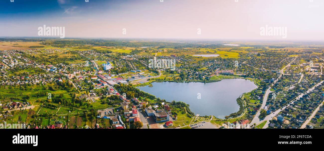 Braslav, distretto di Braslaw, Vitebsk Voblast, Bielorussia. Vista aerea della città. Laghi famosi Foto Stock