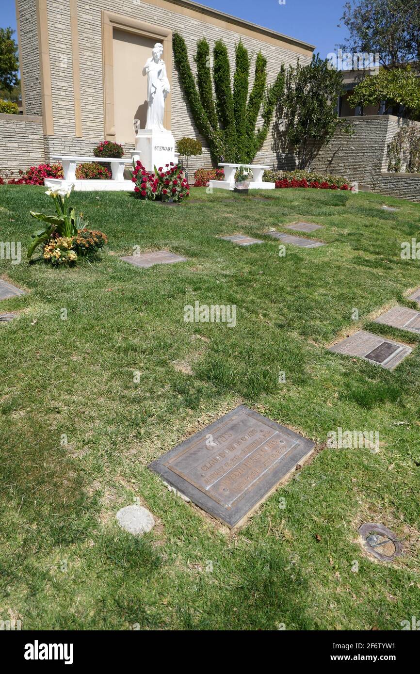 Glendale, California, USA 31 marzo 2021 UNA visione generale dell'atmosfera dell'artista/animatore Disney Claude Dixon Coats grave al Forest Lawn Memorial Park il 31 marzo 2021 a Glendale, California, USA. Foto di Barry King/Alamy Stock foto Foto Stock