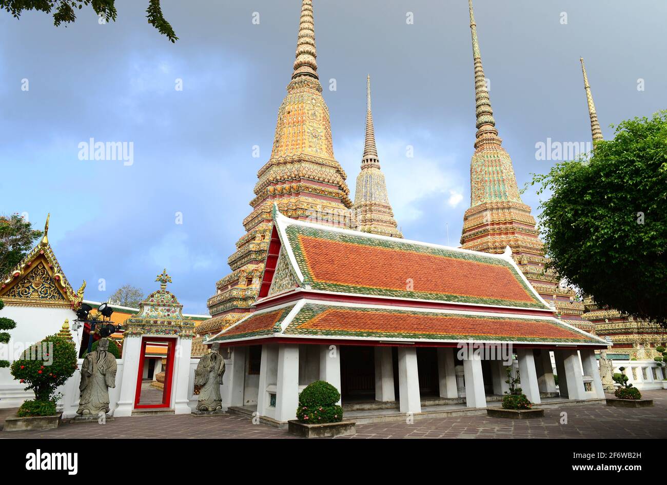 Bangkok, padiglione della Medicina sul tempio buddista di Wat Pho (XVI secolo). Thailandia. Foto Stock