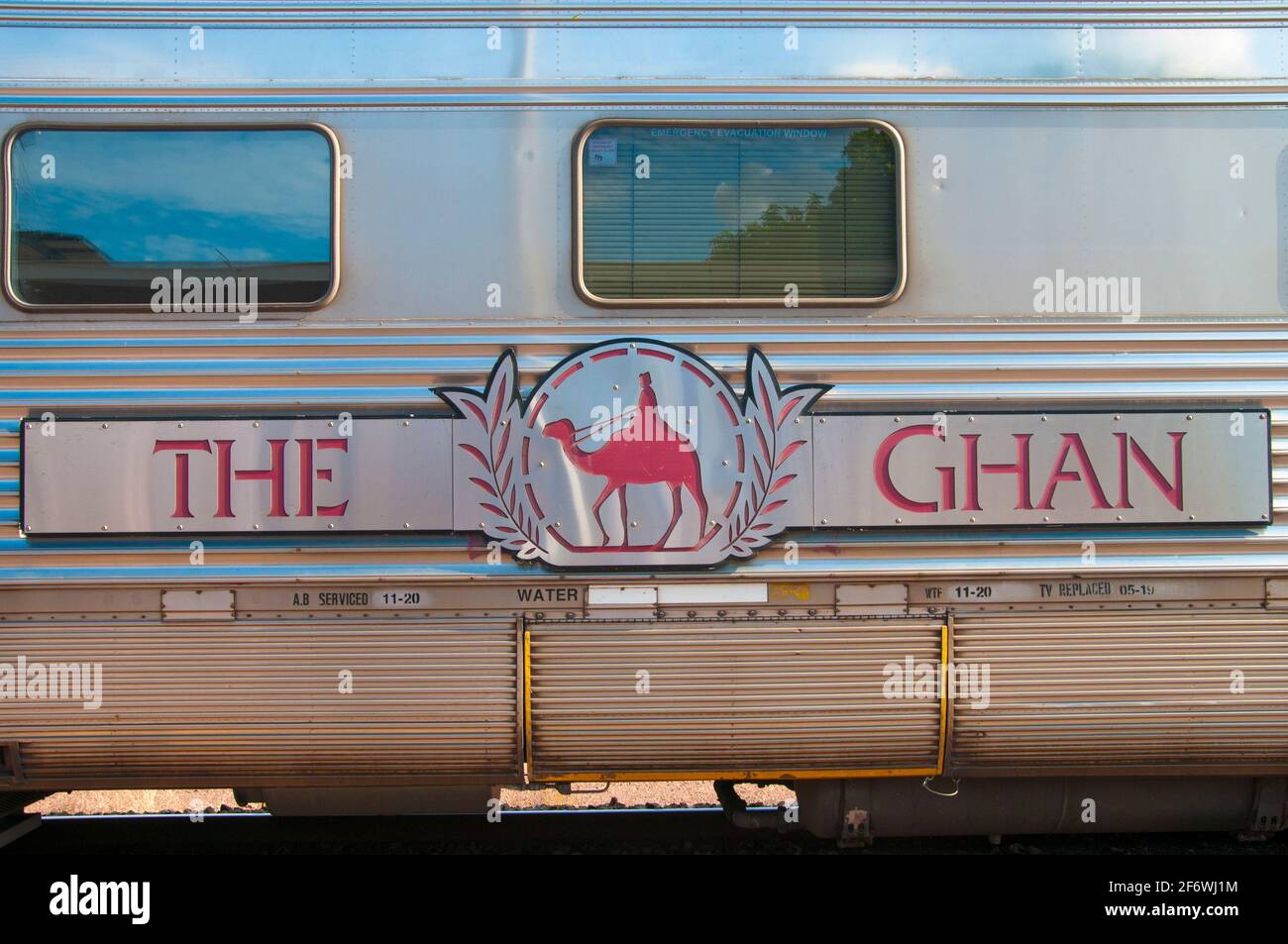 Dettaglio di un trasporto della ferrovia di Ghan in attesa di partenza dal terminal passeggeri di Berrimah fuori Darwin, territorio del Nord, Australia Foto Stock