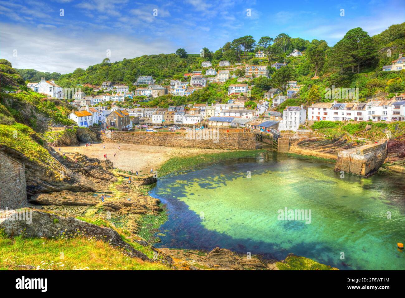 Polperro Cornwall bellissimo villaggio sulla costa inglese in colorato HDR UK Foto Stock