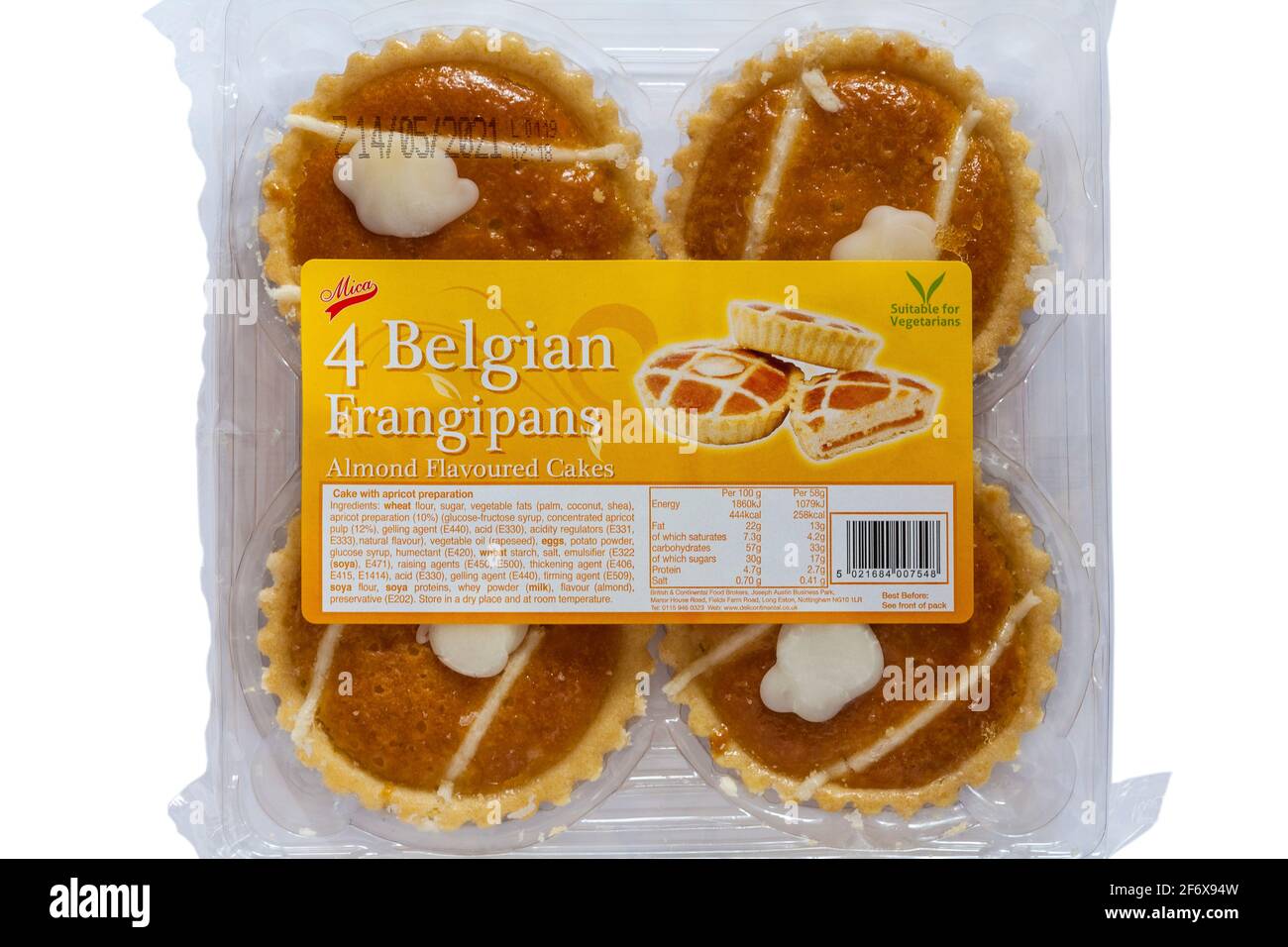 confezione da 4 torte belghe alla mandorla Frangipans sfondo bianco - adatto per vegetariani Foto Stock