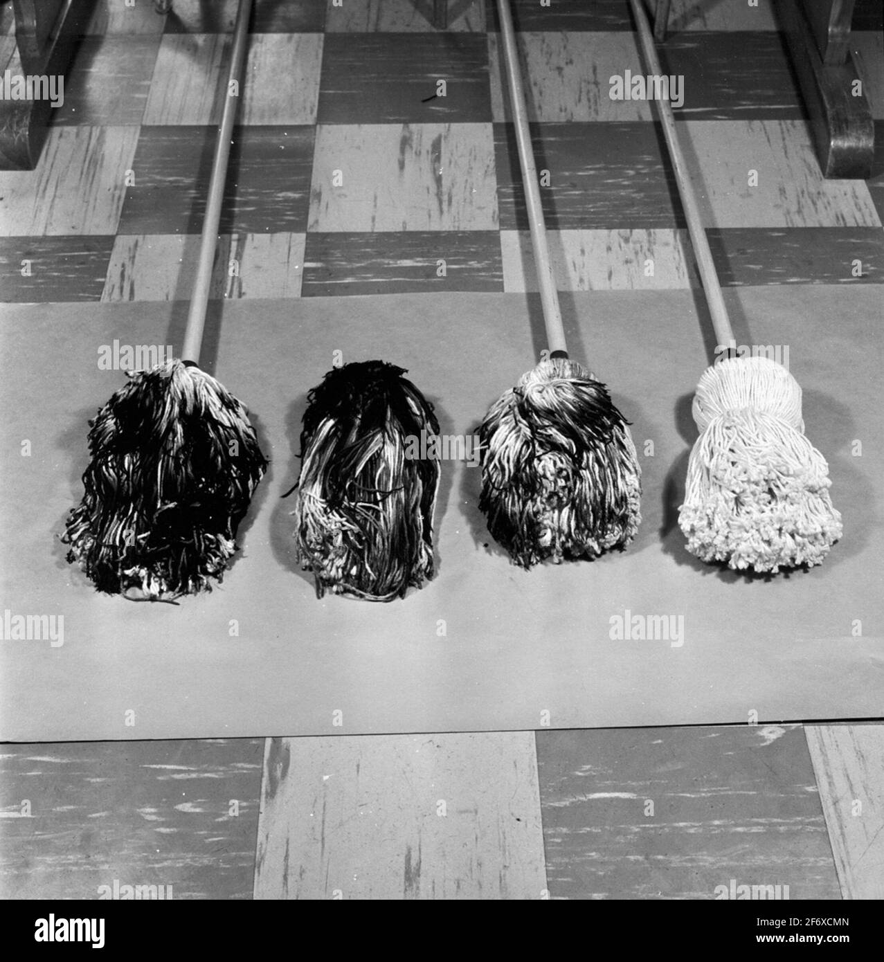 Svezia, Blekinge, Blekinge, Karlskrona, Karlskrona, Porto turistico esterno (raffigurato, città).Svezia, Blekinge, Blekinge, Karlskrona, Karlskrona, Gog della Guerra esterna (raffigurato, Città) Foto Stock