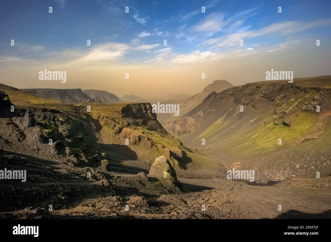 Paesaggio suggestivo lungo il Landmanalaugar a Thorsmork sentiero escursionistico, Sud Islanda, Islanda Foto Stock