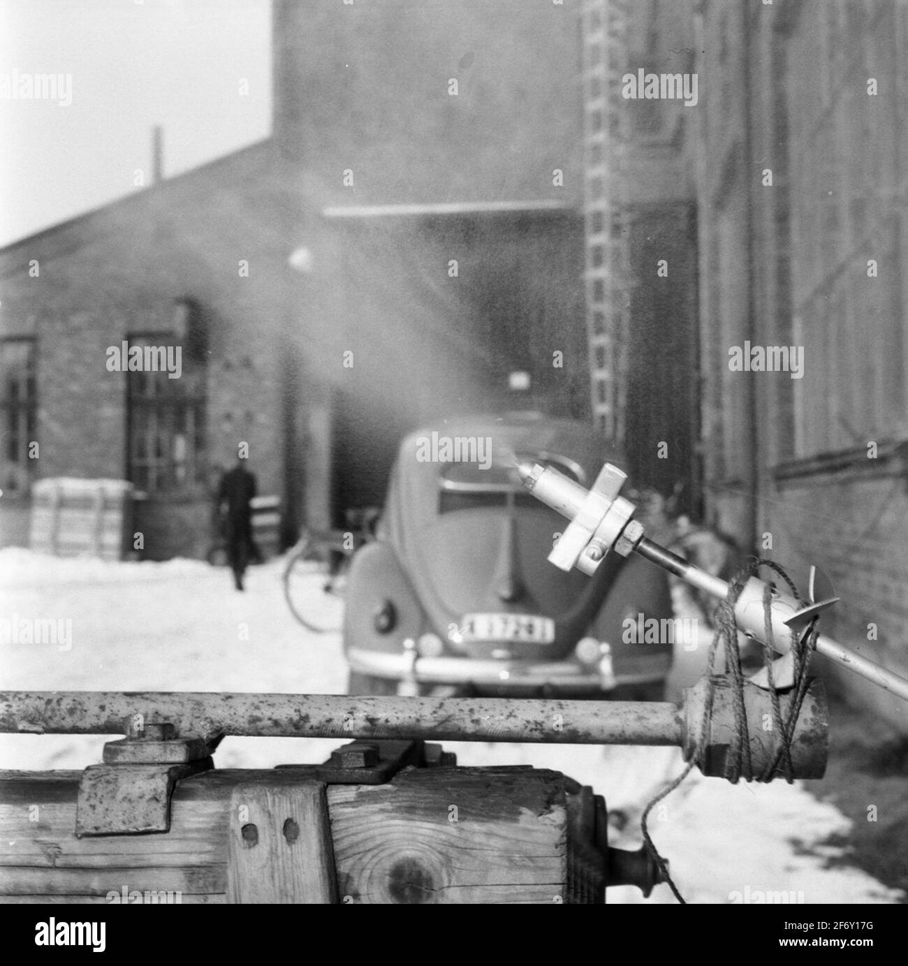 Mask.Sect prova olio Spreaders.Sweden, Blekinge, Blekinge, Karlskrona, Karlskrona, Gog di guerra esterni (raffigurato, Città) Foto Stock