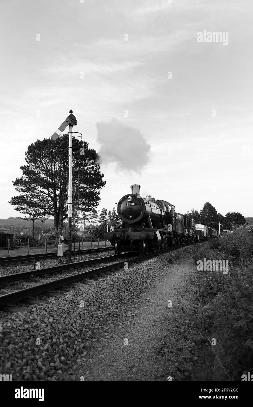 '3850' e treno a Gotherington. Foto Stock