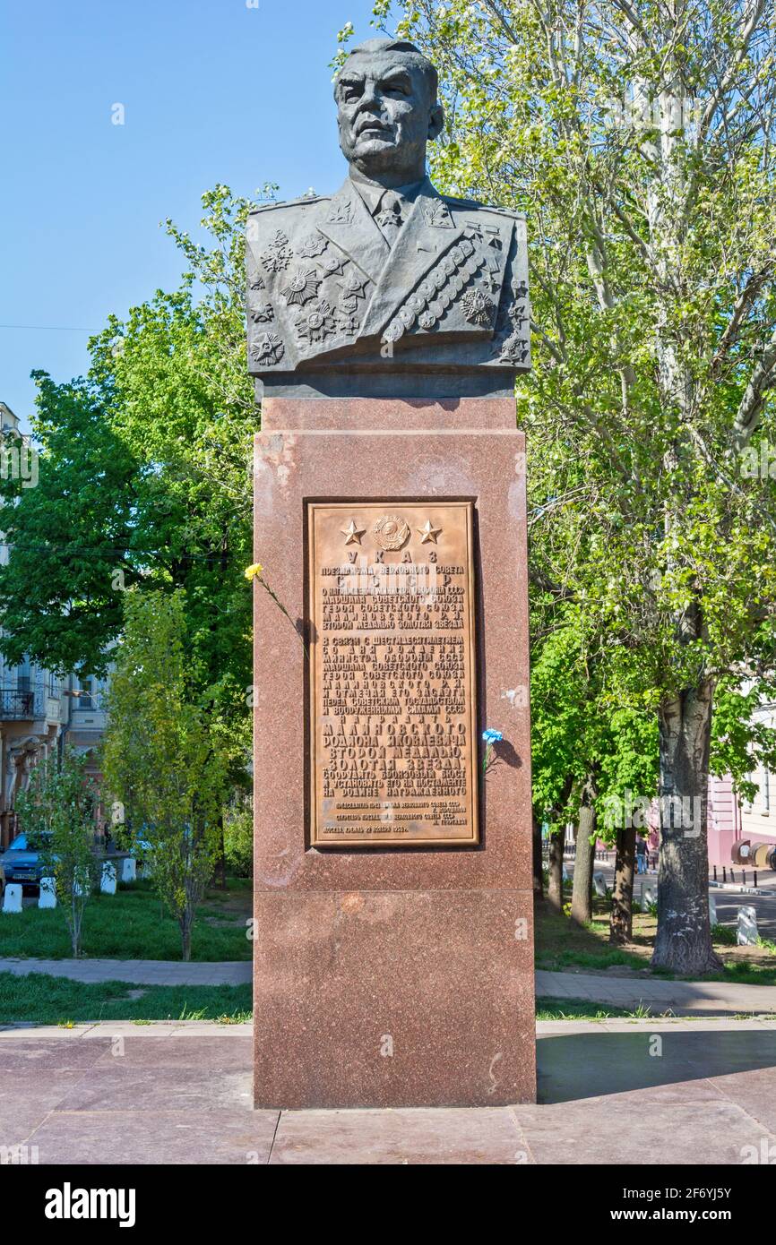 Odessa, Ucraina - Apr 27, 2019: Monumento a Rodion Malinovsky, comandante militare sovietico nella seconda guerra mondiale, Maresciallo dell'URSS e ministro della Difesa nella la Foto Stock