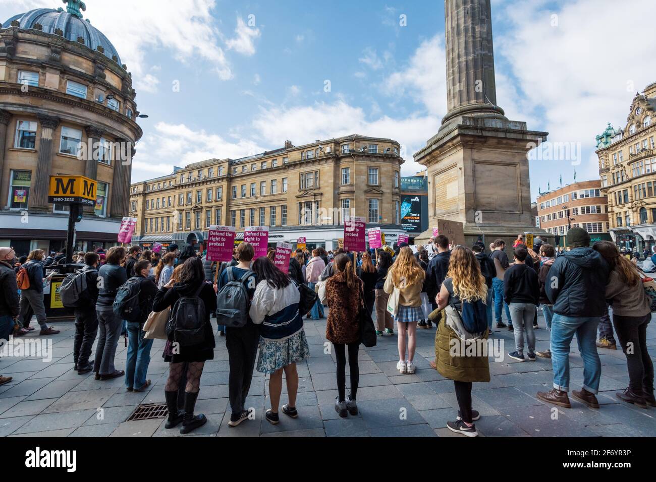 Newcastle upon Tyne UK: 3 aprile 2021: Uccidete la protesta di Bill per il diritto di protestare a Newcastle, Inghilterra settentrionale. Dimostrazione pacifica con allontanamento sociale Foto Stock