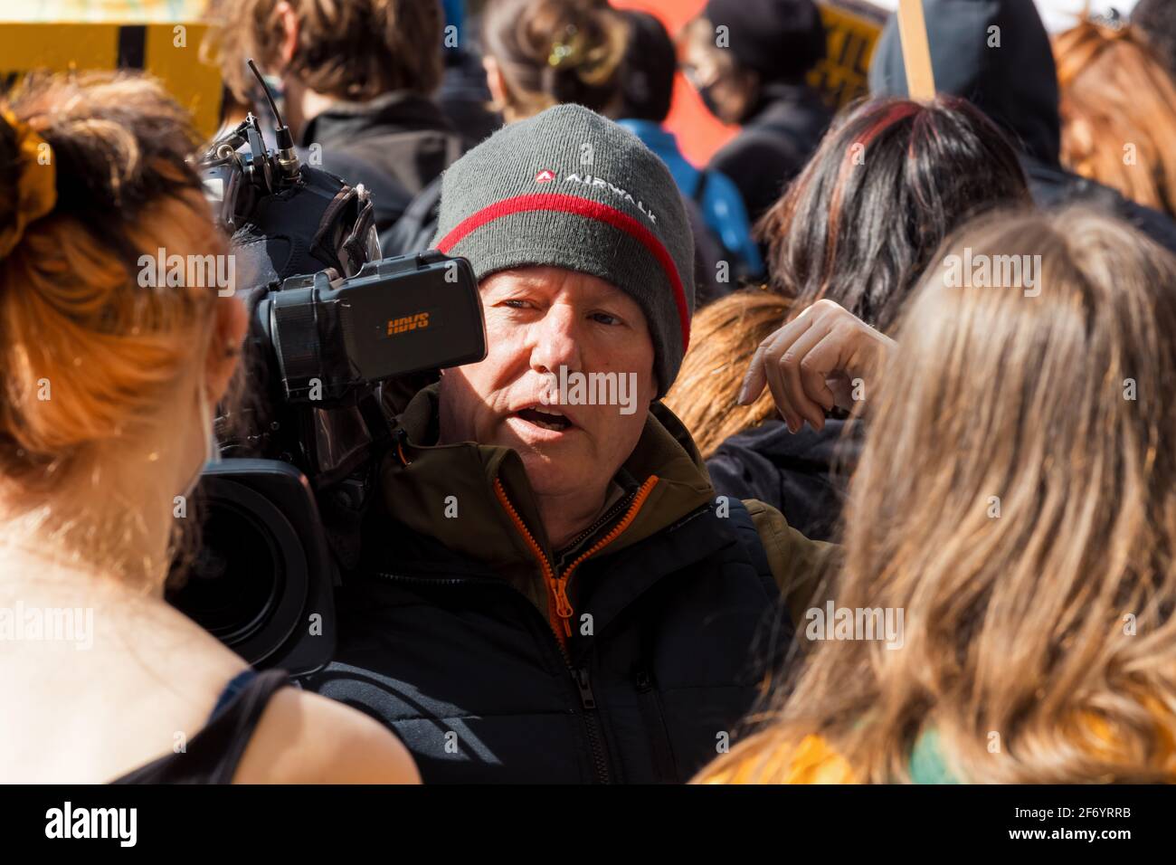 Newcastle upon Tyne UK: 3 aprile 2021: Uccidete la protesta di Bill per il diritto di protestare a Newcastle, Inghilterra settentrionale. Dimostrazione pacifica con allontanamento sociale Foto Stock