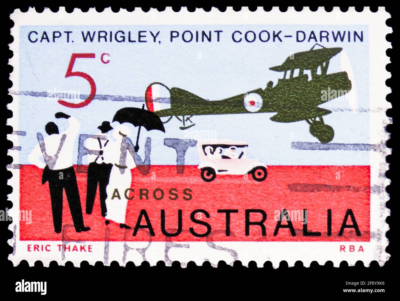 MOSCA, RUSSIA - 18 GENNAIO 2021: Francobollo stampato in Australia mostra Captain Wrigley, 50° anniversario della prima serie di voli Inghilterra-Australia, Foto Stock