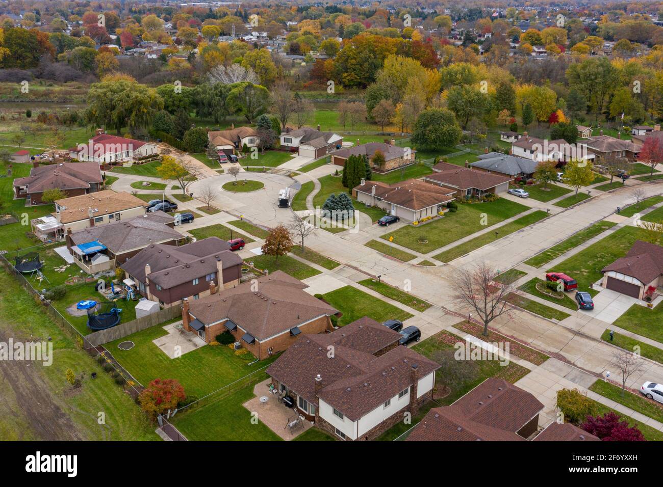 Vista aerea "Birds-eye" di un sobborgo Midwest in Sterling Heights, Macomb County, Michigan, Stati Uniti Foto Stock