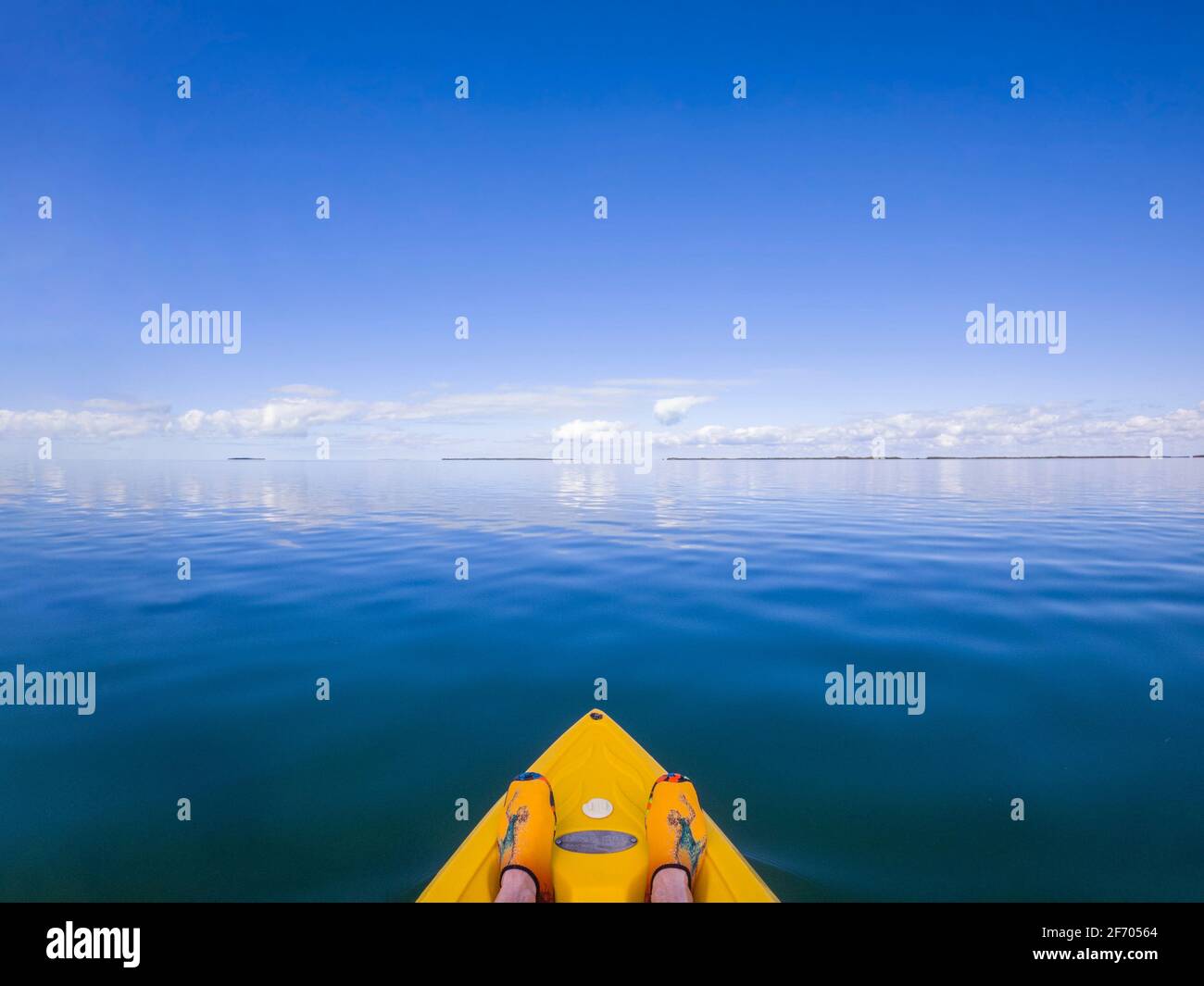 Kayak tranquillo su un mare caraibico bello e calmo, Key Largo Florida USA Foto Stock
