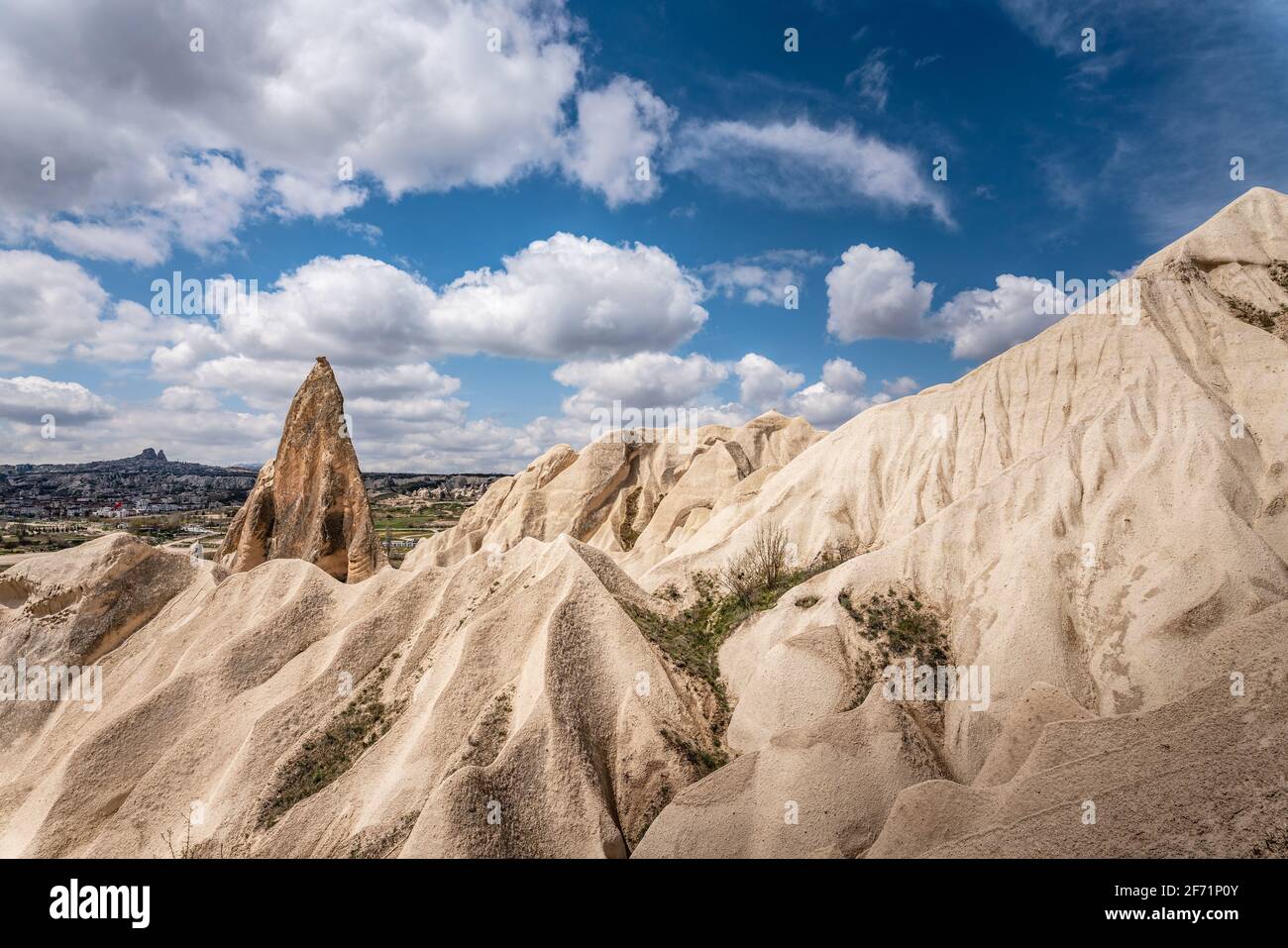 Cappadocia, formazione rocciosa e cielo blu. Anatolia, Turchia Foto Stock