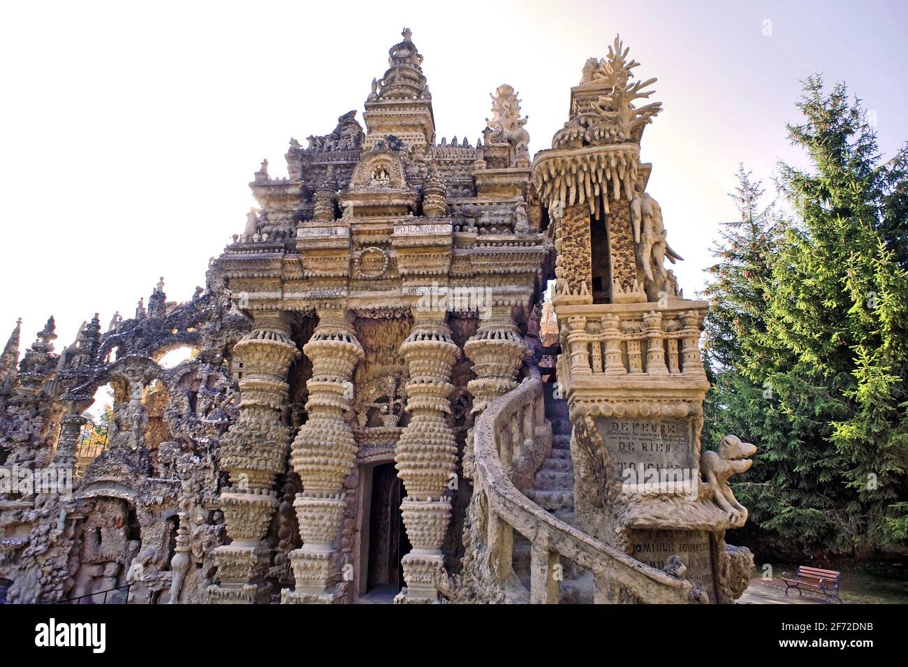 Hauterives, Francia: Palazzo ideale di Ferdinand Cheval Foto Stock