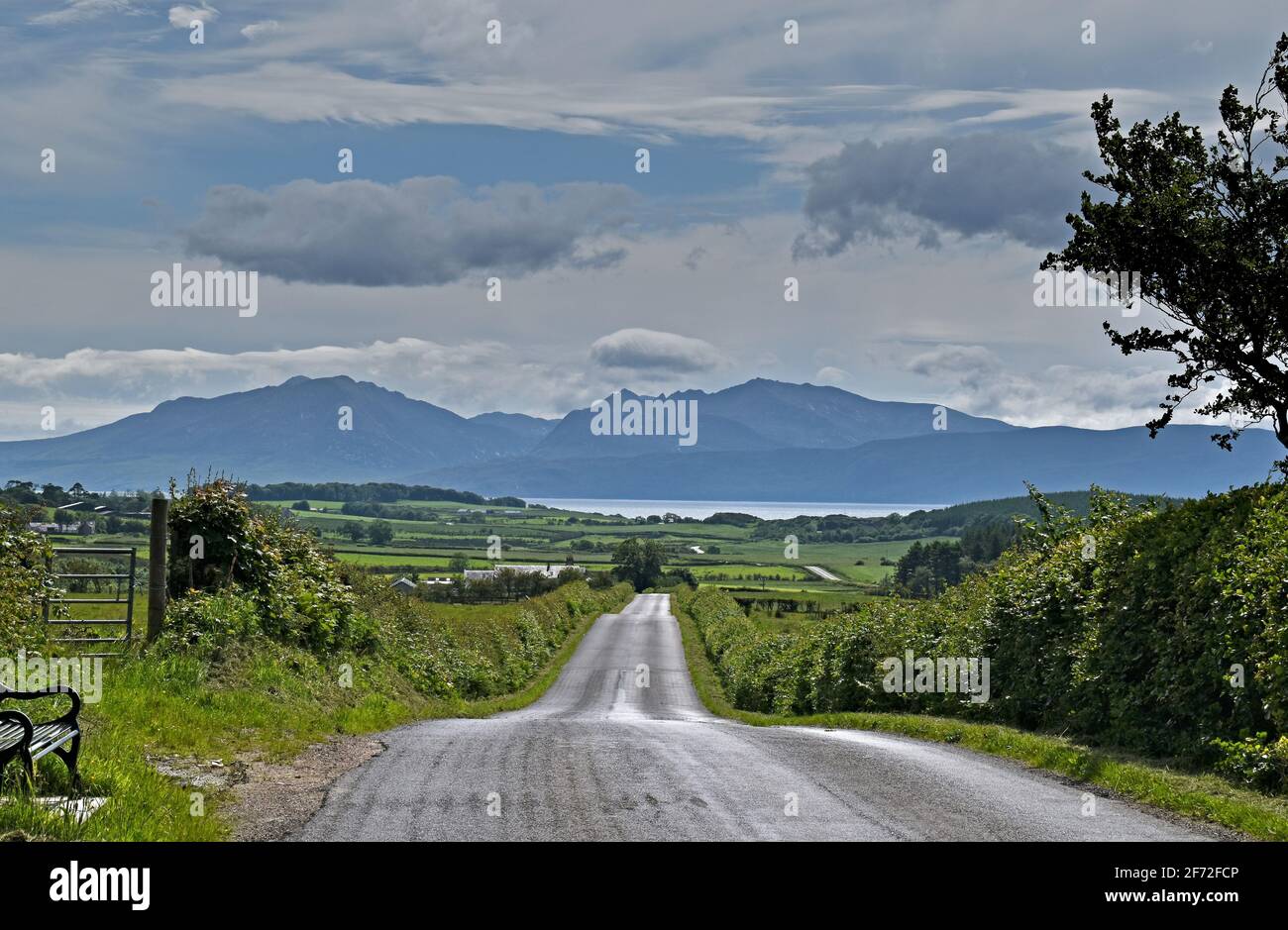 Il crinale di montagna Arran vista dall'Isola di Bute Foto Stock