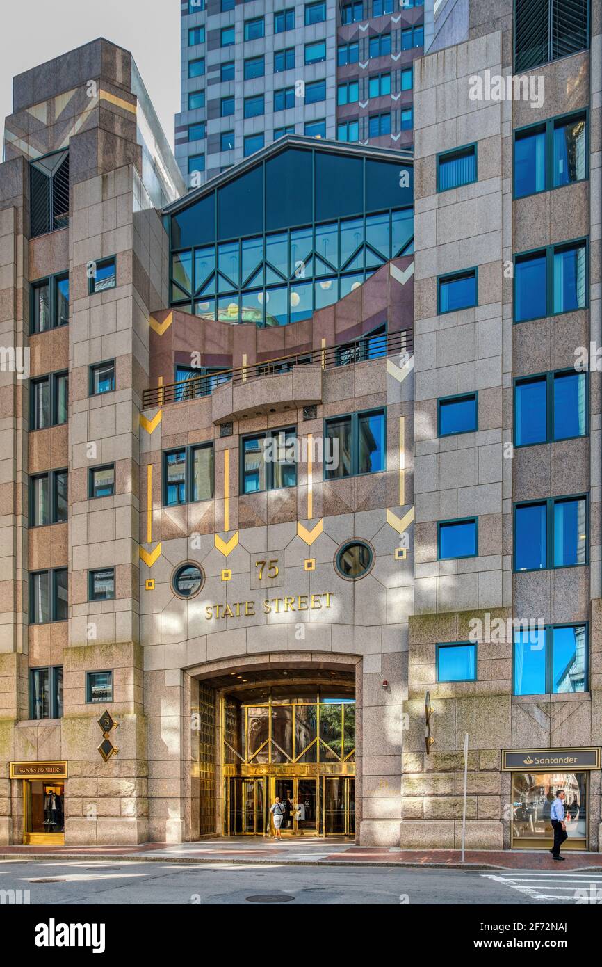 75 state Street è un'alta torre di uffici nel quartiere finanziario di Boston. Foto Stock