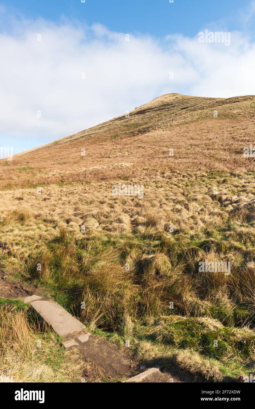 Vista di Pule Hill vicino a Marsden nello Yorkshire pennine colline Foto Stock