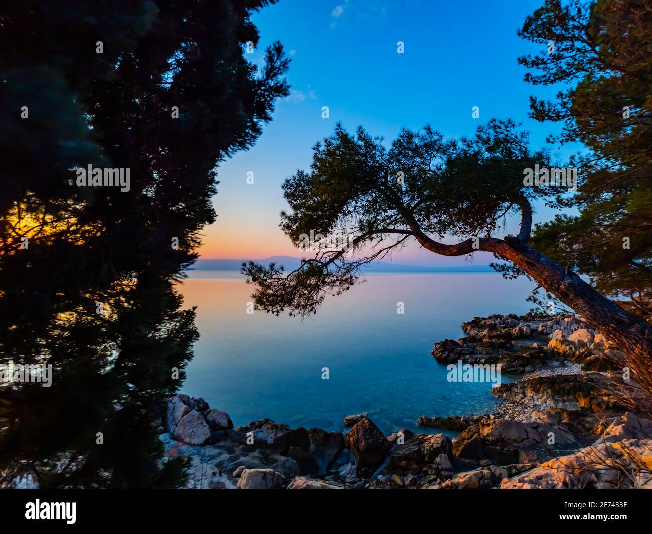 Calma calma calma superficie tranquilla lunga esposizione Malinska sull'isola di Krk In Croazia Europa Foto Stock
