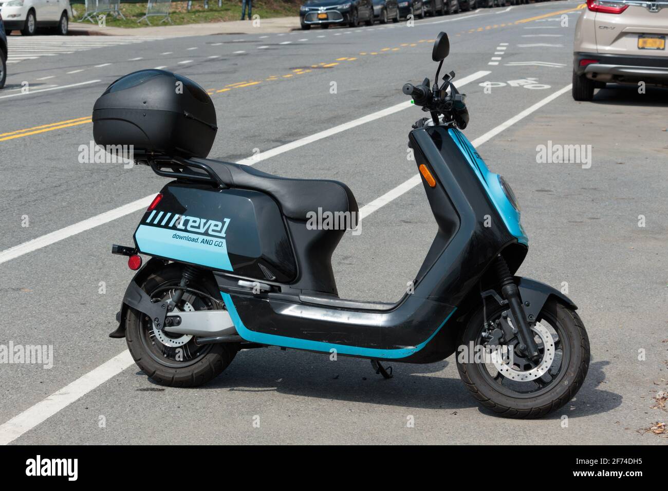 Moped rental immagini e fotografie stock ad alta risoluzione - Alamy