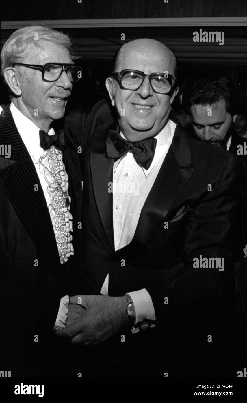 Jack Albertson e Phil Silvers circa 1980's Credit: Ralph Dominguez/MediaPunch Foto Stock