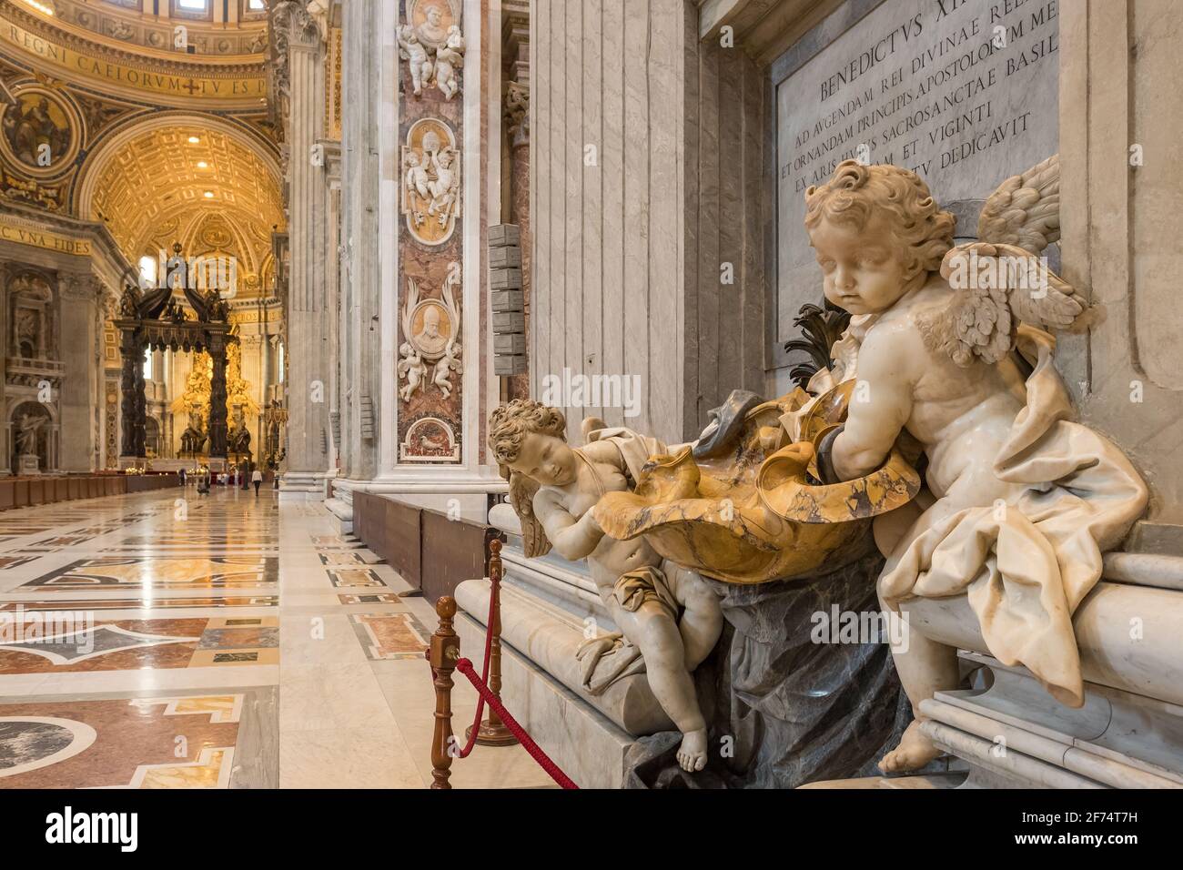 Vista interna della Basilica di San Pietro a Roma. Foto Stock