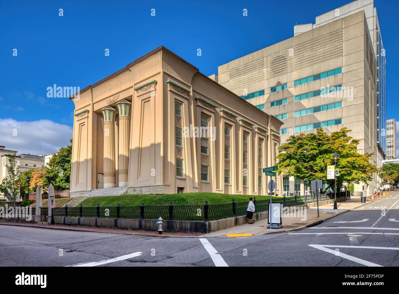 L'edificio Egiziano, costruito nel 1845, si trova in 1223 East Marshall Street. Il punto di riferimento della scuola medica fa ora parte del campus della VCU. Foto Stock