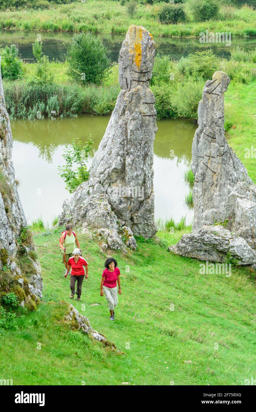 Buon-umored anziani escursioni in natura idilliaca Foto Stock