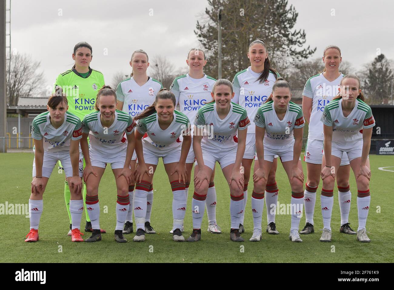 Squadra di OHL con Goalkeeper Louise Van Den Bergh (1) di OHL Estee Cattoor (11) di OHL Hannah Eurlings (9) di OHL Amber Tysiak (3) di OHL Lenie Onzia (8) di OHL Zenia Mertens (6) di OHL Marith Debondt (31) di OHL Luna Vanzeir (10) di OHL Detruyer (17) Di OHL Jill Janssens (7) di OHL Sari Kees (2) di OHL, raffigurato durante una partita di calcio femminile tra il Club Brugge Dames YLA e Oud Heverlee Leuven il primo giorno di incontro in Play-Off 1 della stagione 2020 - 2021 della Super League belga Scooore Womens, sabato 3 aprile 2021 a Brugge, Belgio . PHOTO SPORTPIX.BE | SPP | D Foto Stock