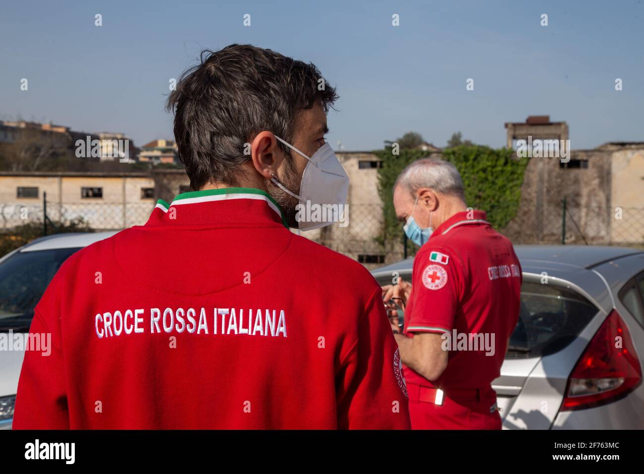 Volontari della Croce Rossa Italiana - Comitato comune 5 Di Roma presso la  sede di Largo Preneste a Roma (Foto di Matteo Nardone / Pacific Press/Sipa  USA Foto stock - Alamy