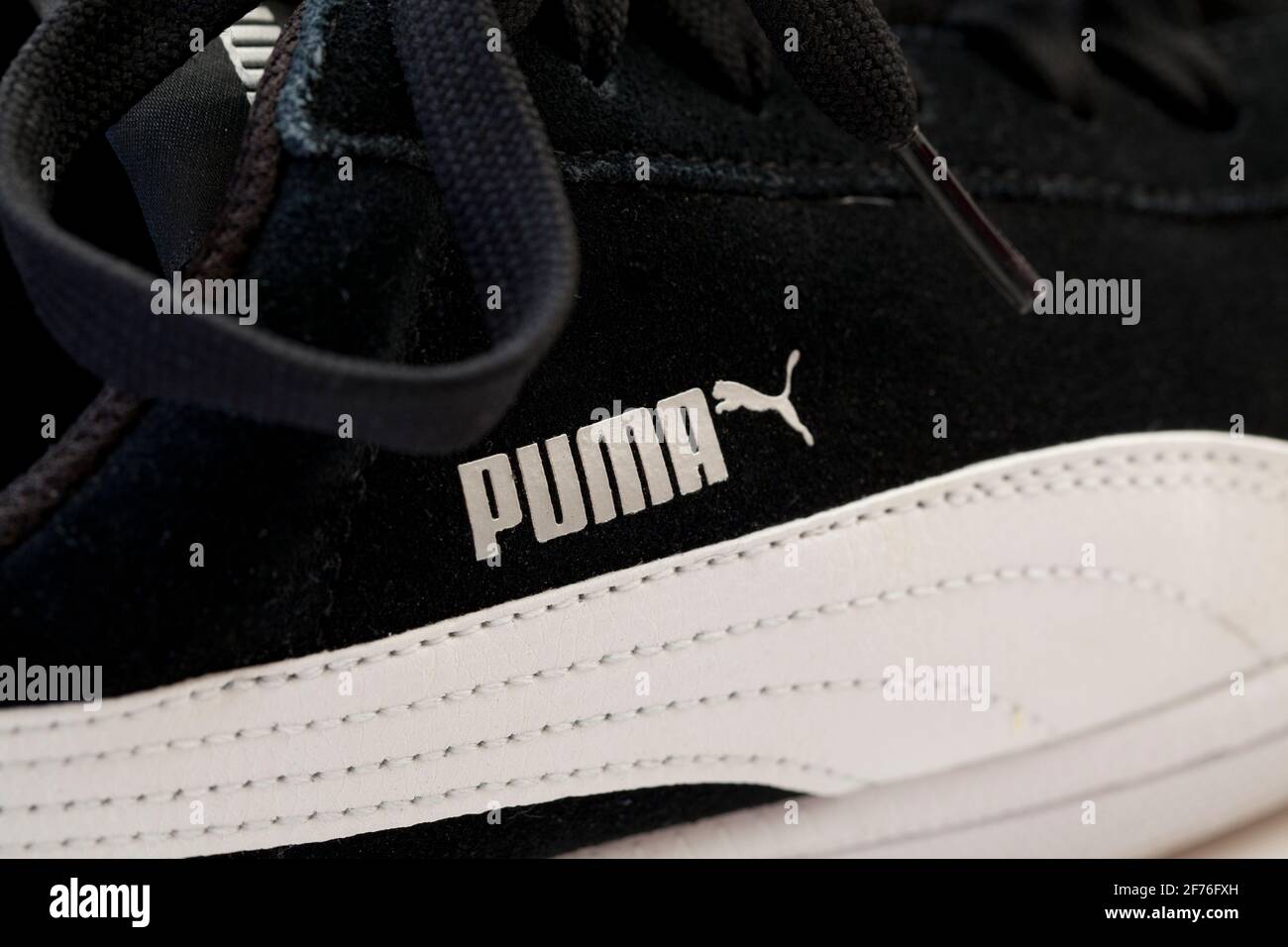 Logo PUMA sulle sneakers - USA Foto Stock