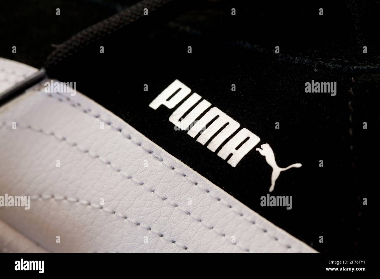 Logo PUMA sulle sneakers - USA Foto Stock